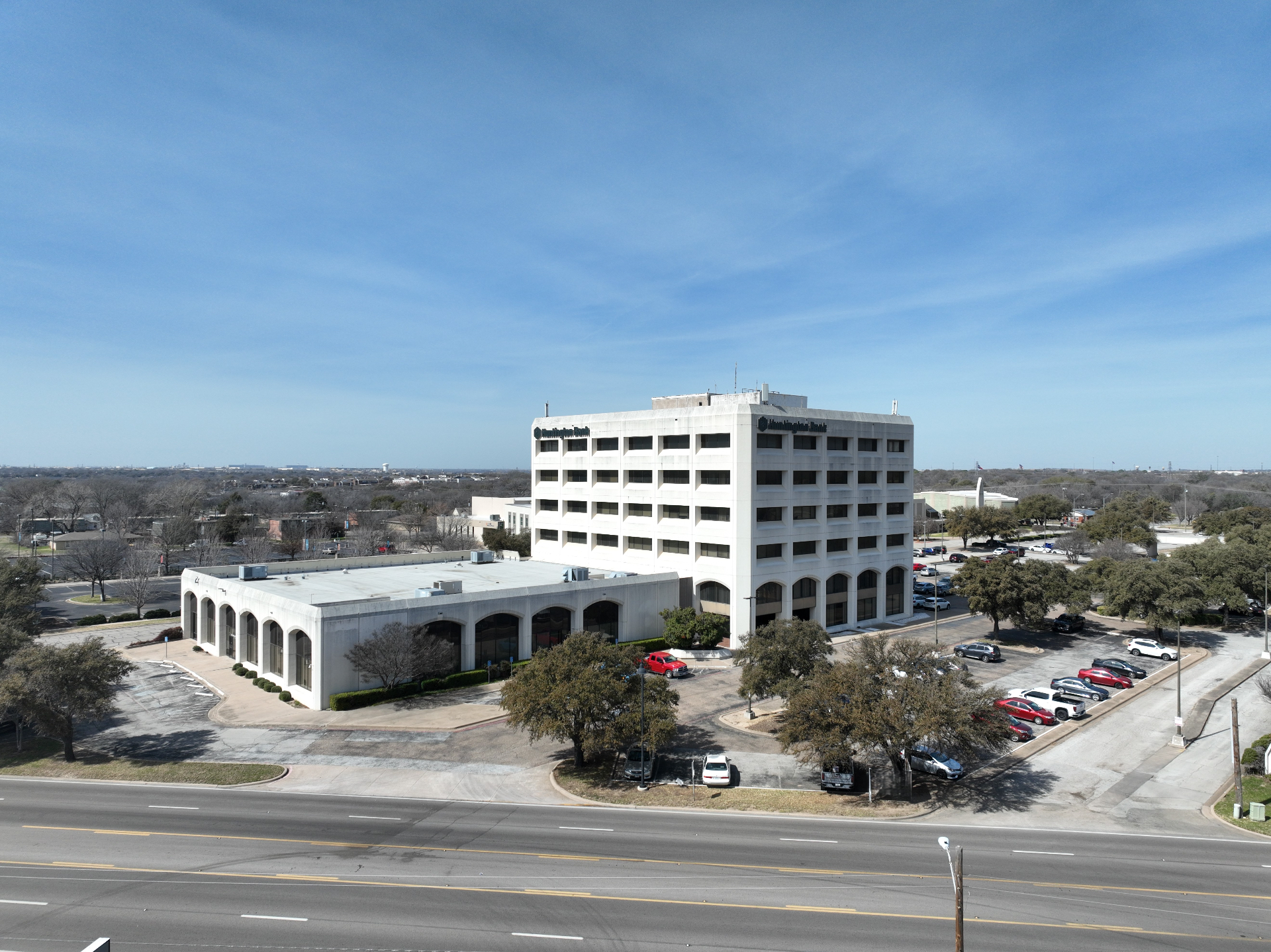 Huntington Bank Building, 7001 Blvd 26